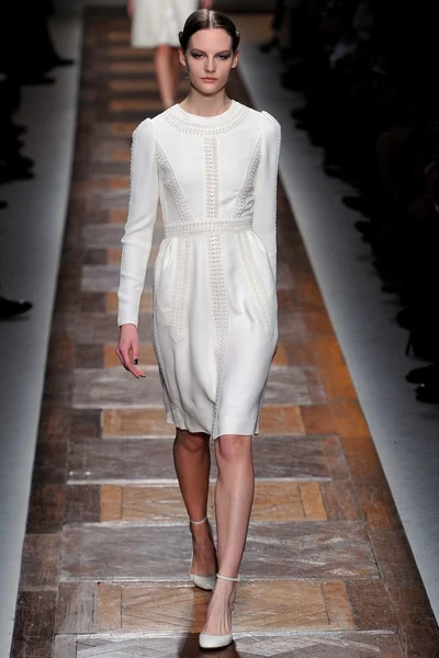 Look 15